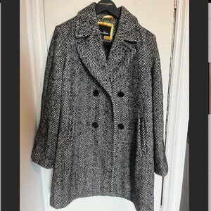 Double-breaseted wool coat